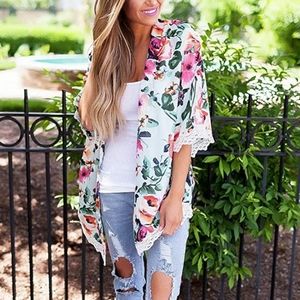 Lace edged floral kimono